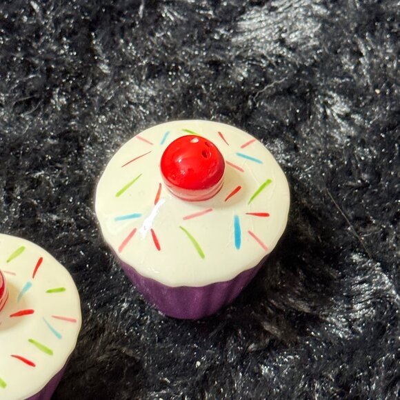 Babs Novalty Cupcake-Shaped Ceramic Salt & Pepper Shakers - Picture 4 of 7